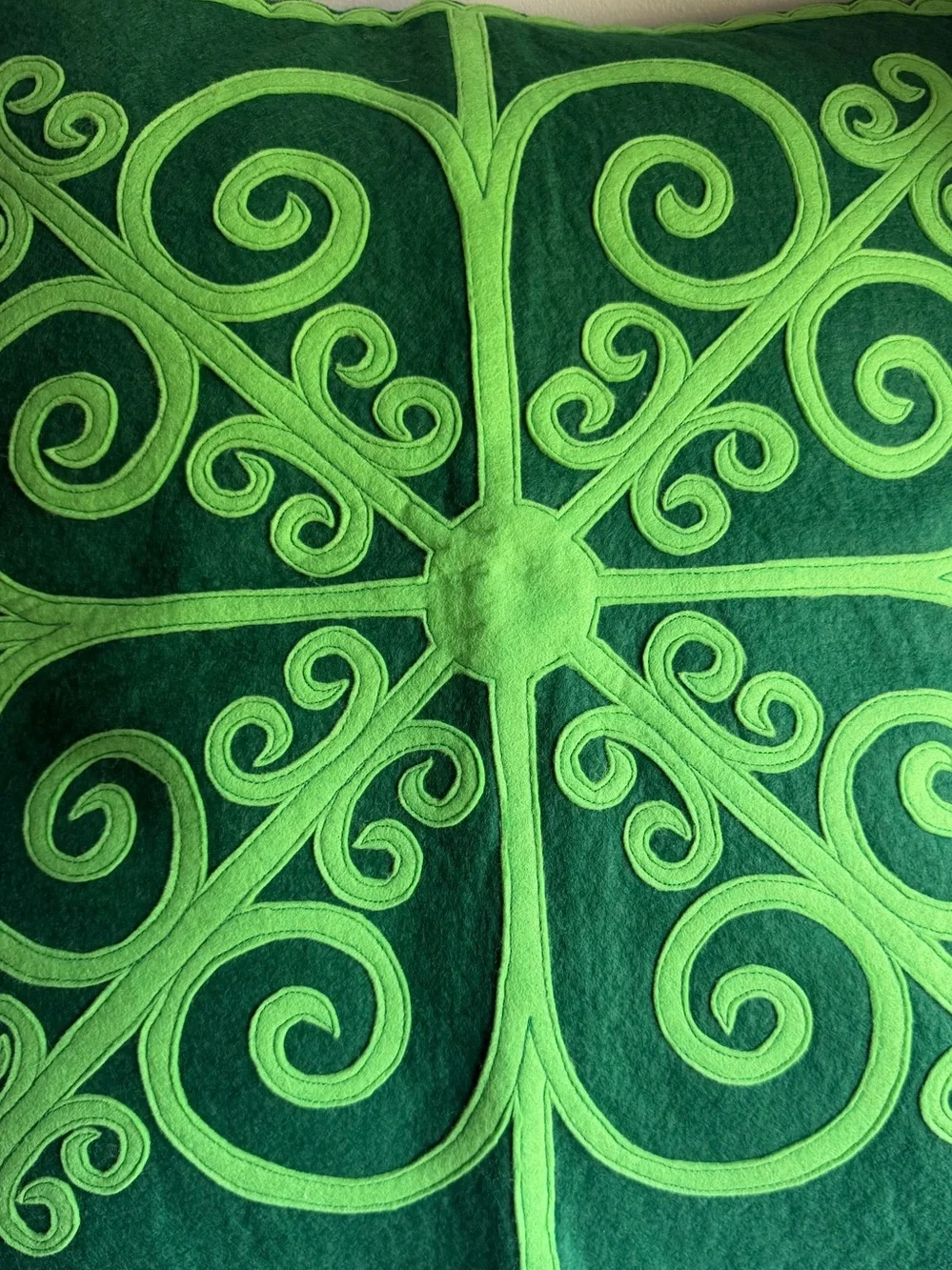 Retired Sandor Collection NOS NWT 20x20 100% Wool Vibrant Green Pillow Cover